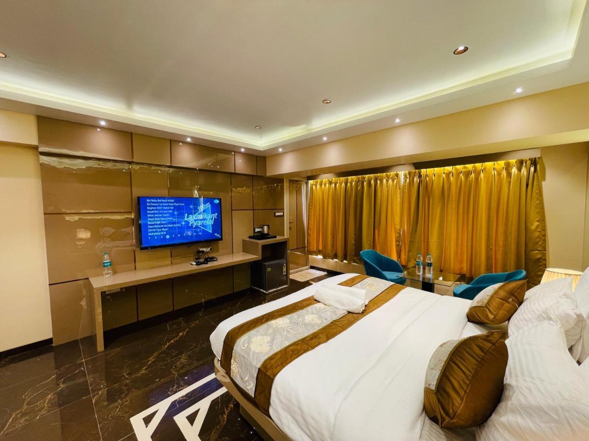 Home2 Renaissance Club Mumbai Luaran gambar