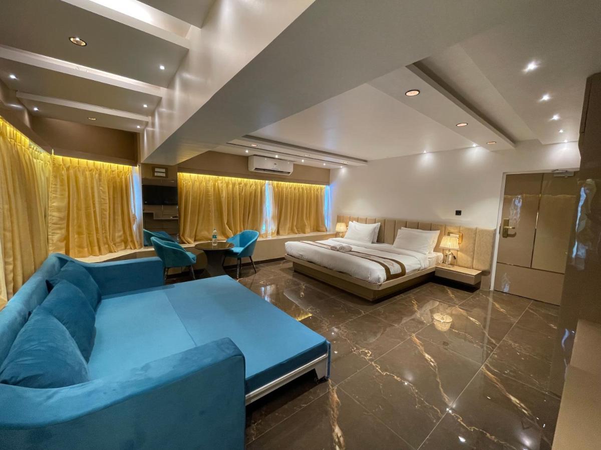 Home2 Renaissance Club Mumbai Luaran gambar