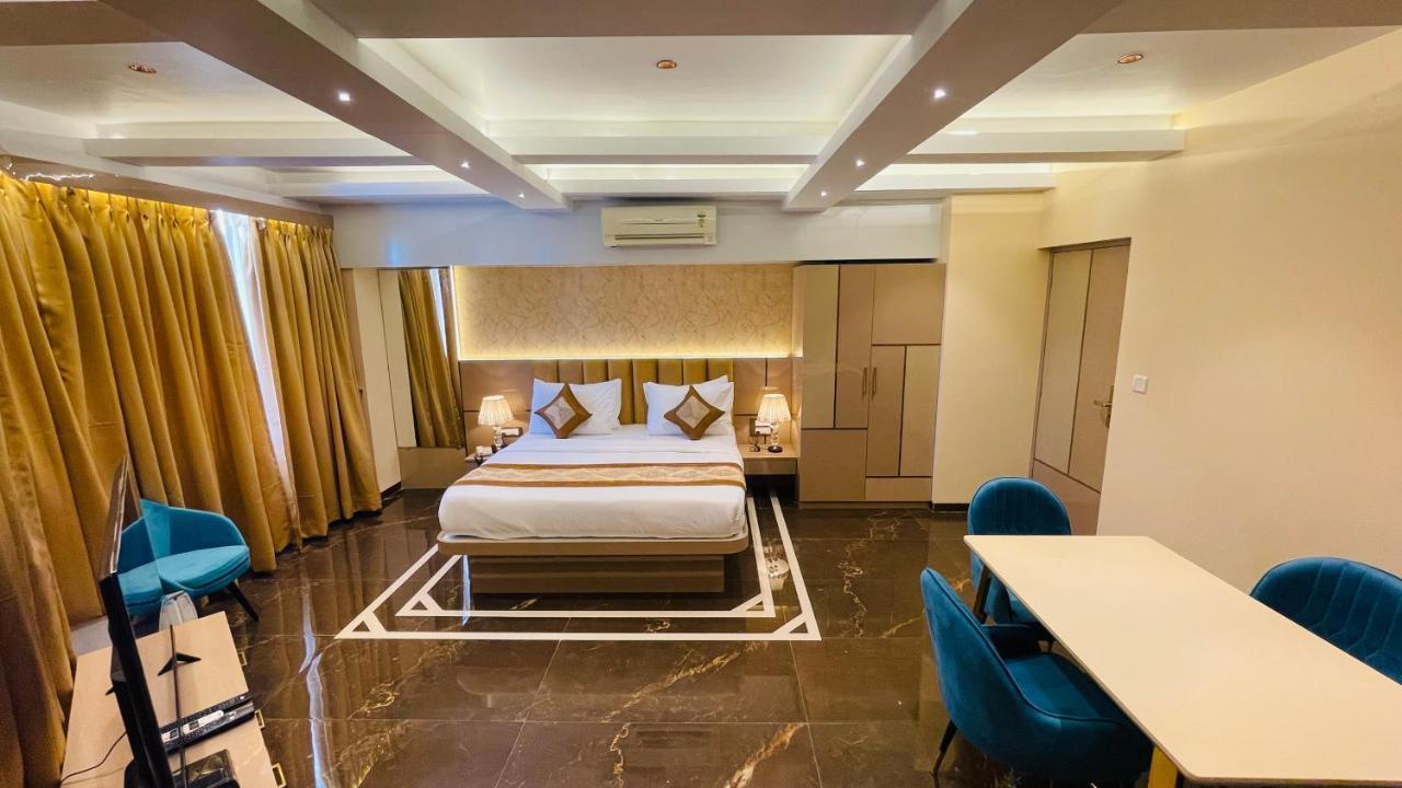 Home2 Renaissance Club Mumbai Luaran gambar