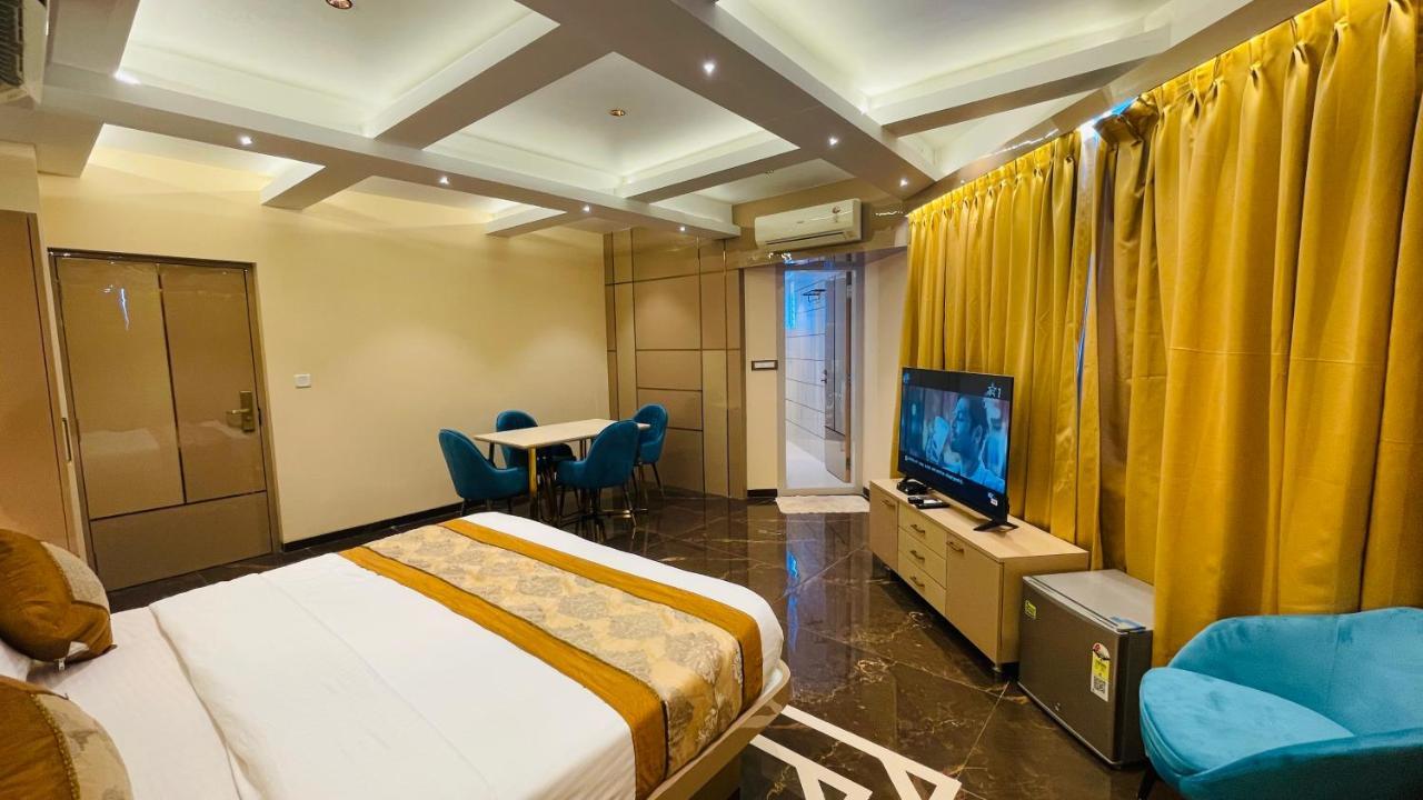 Home2 Renaissance Club Mumbai Luaran gambar
