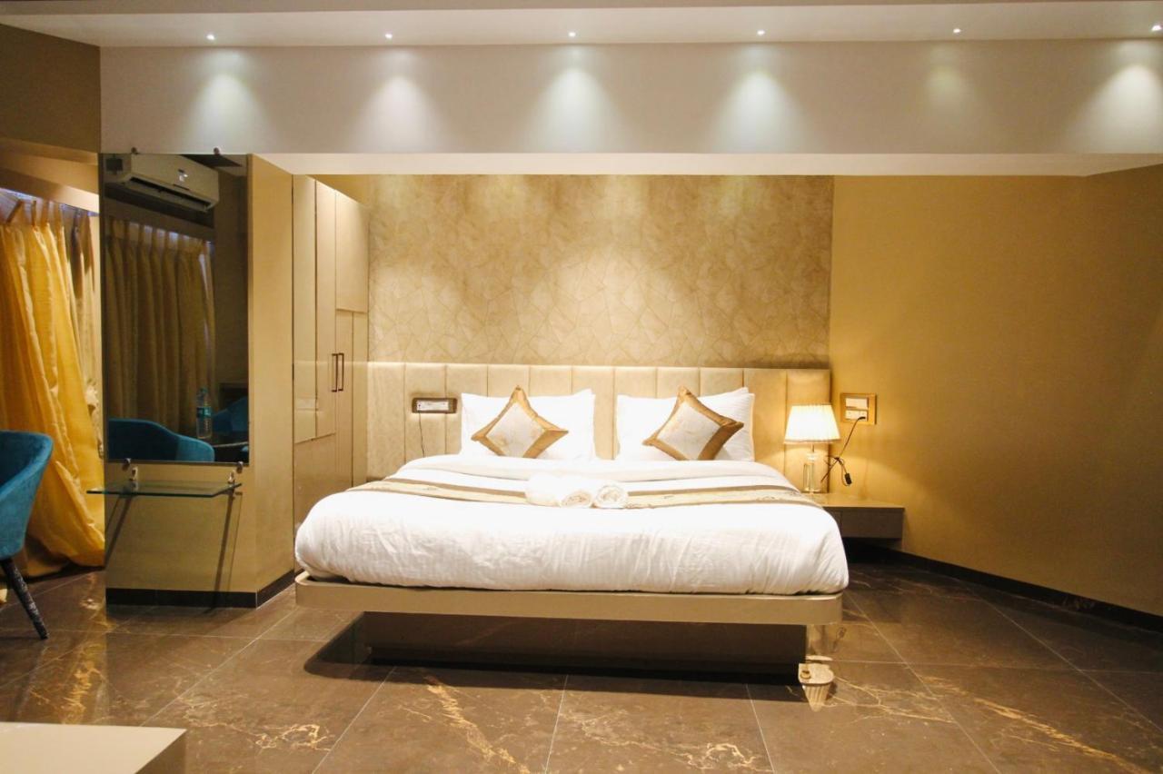 Home2 Renaissance Club Mumbai Luaran gambar