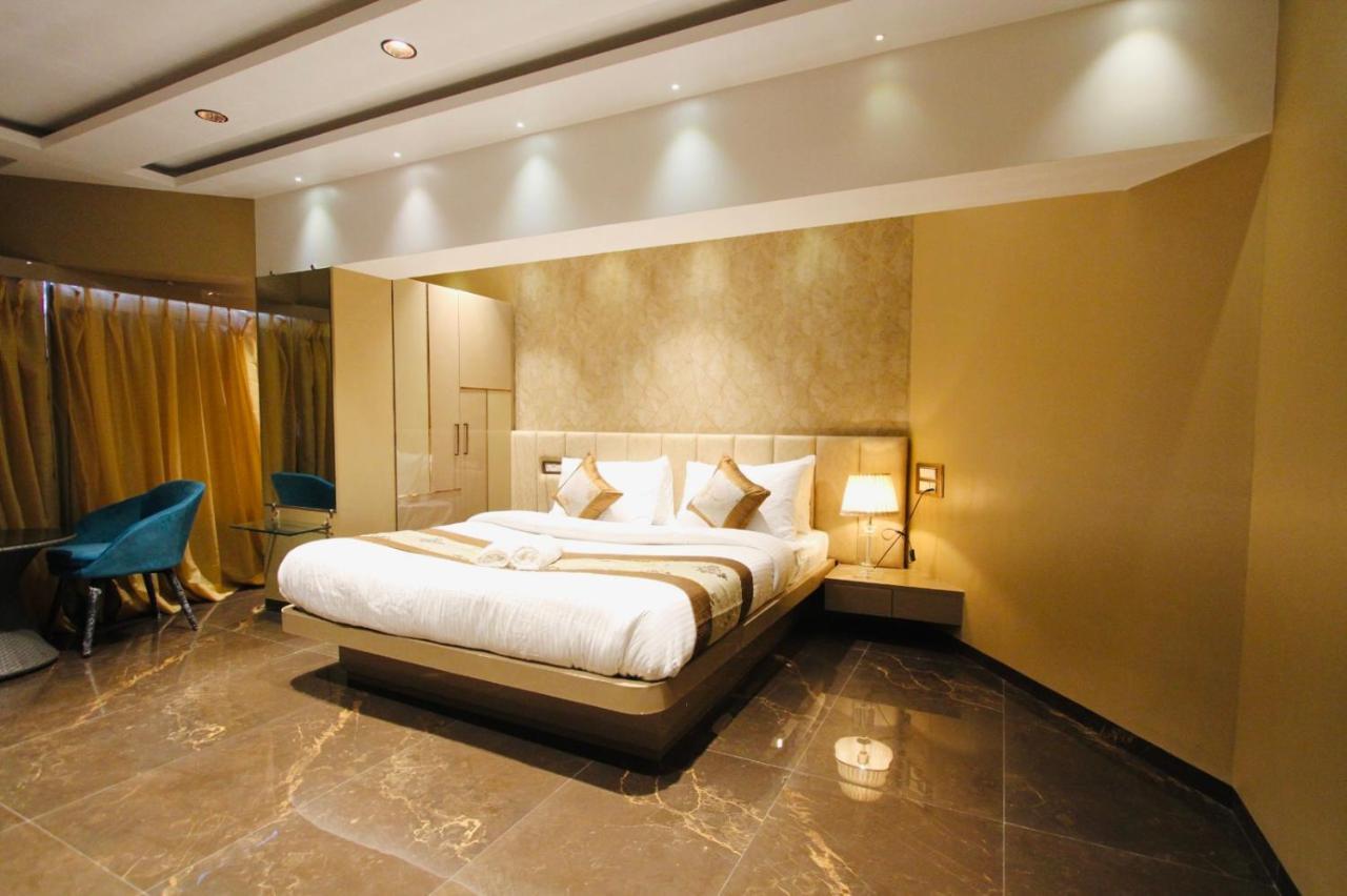 Home2 Renaissance Club Mumbai Luaran gambar