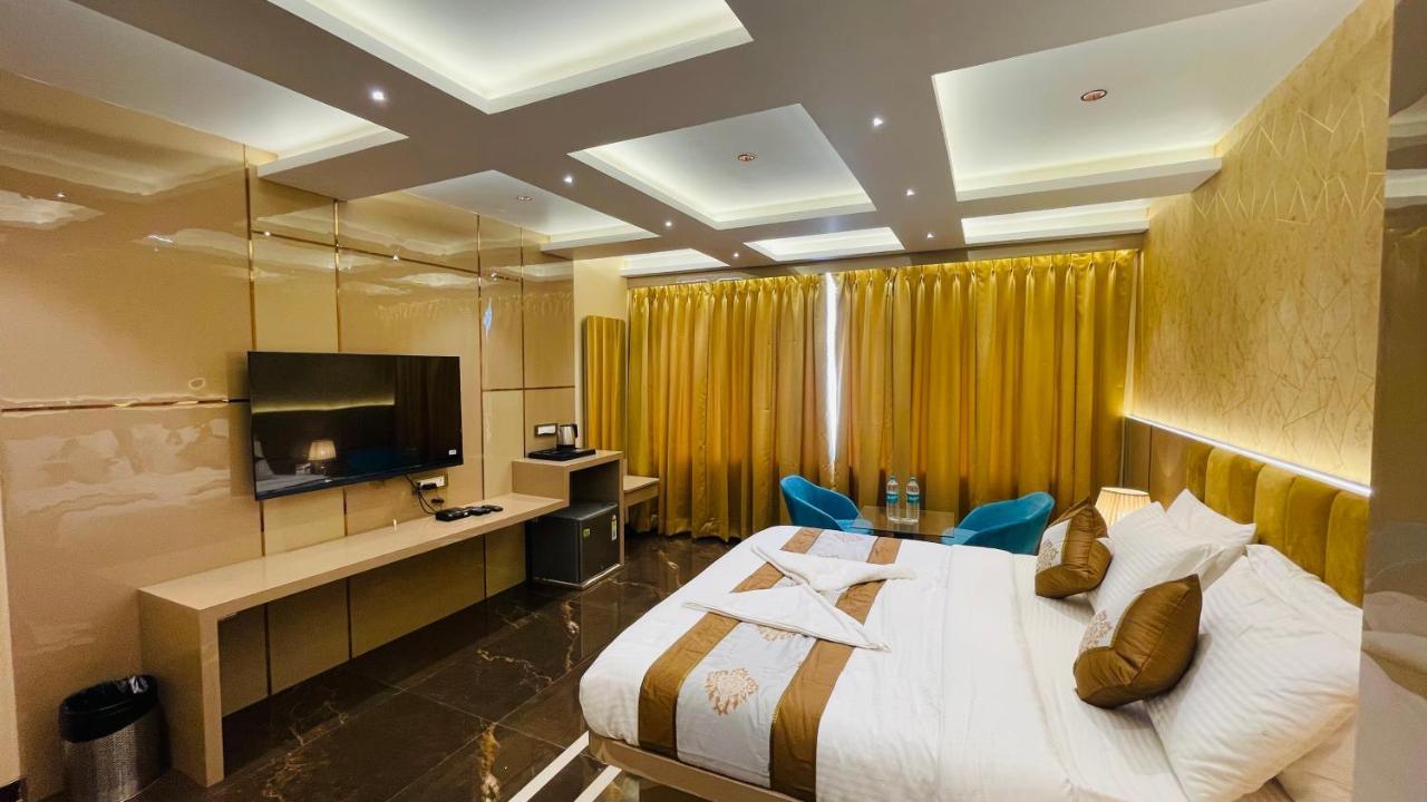Home2 Renaissance Club Mumbai Luaran gambar