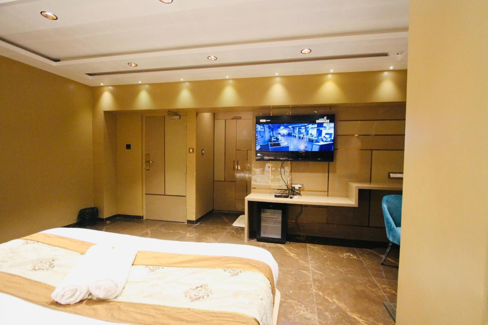 Home2 Renaissance Club Mumbai Luaran gambar
